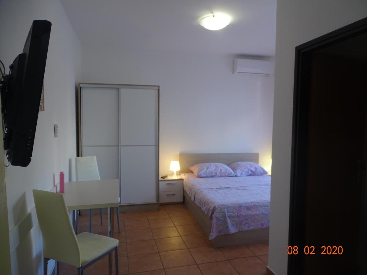 Apartments Antea & Magdalena Pirovac Exterior photo