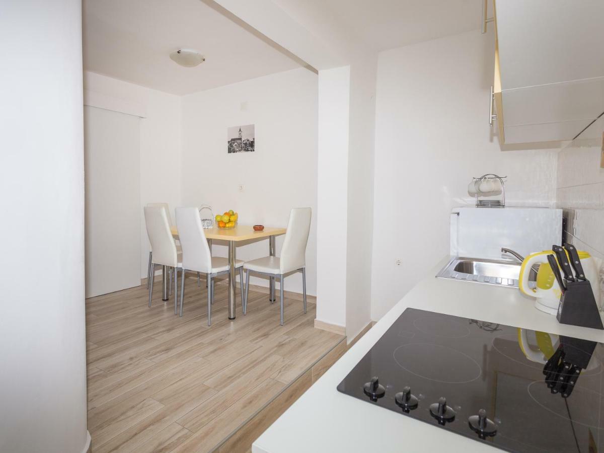 Apartments Antea & Magdalena Pirovac Exterior photo