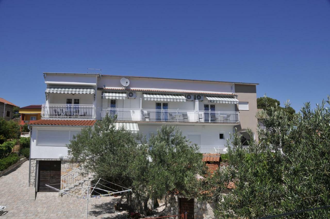 Apartments Antea & Magdalena Pirovac Exterior photo