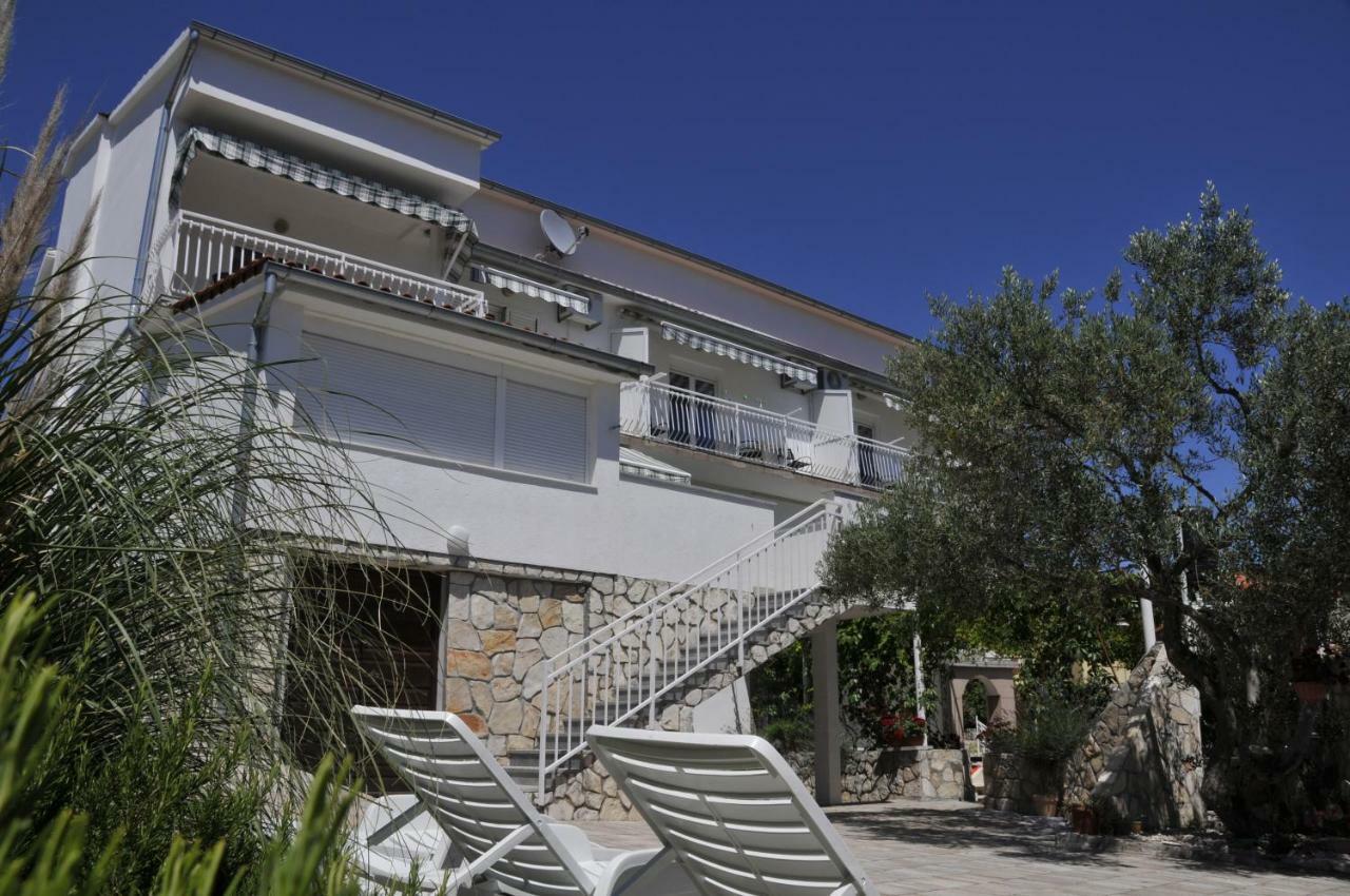 Apartments Antea & Magdalena Pirovac Exterior photo